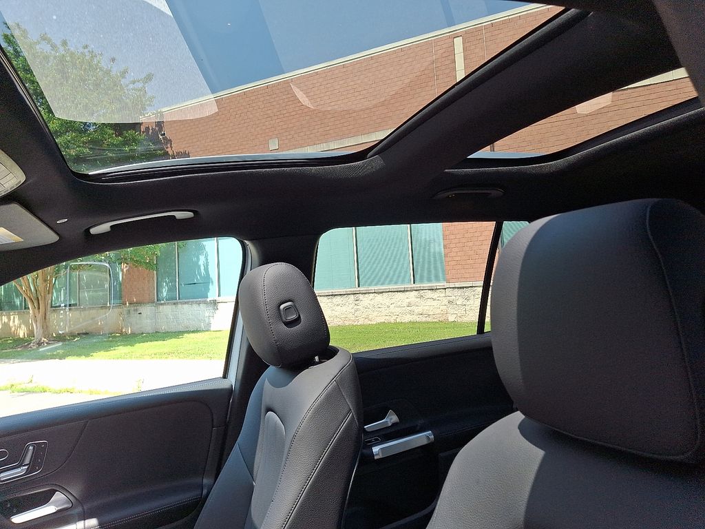 Vehicle image 15 of 21