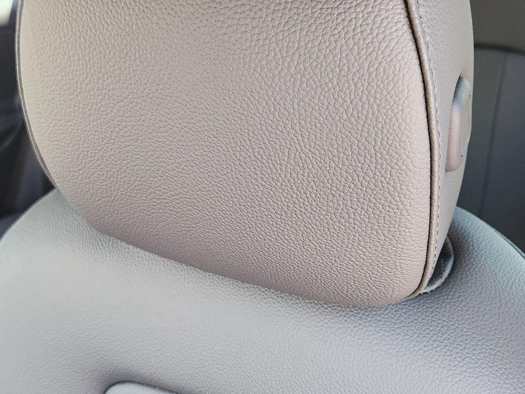 2025 Mercedes-Benz GLB 250 Image 29 of 31