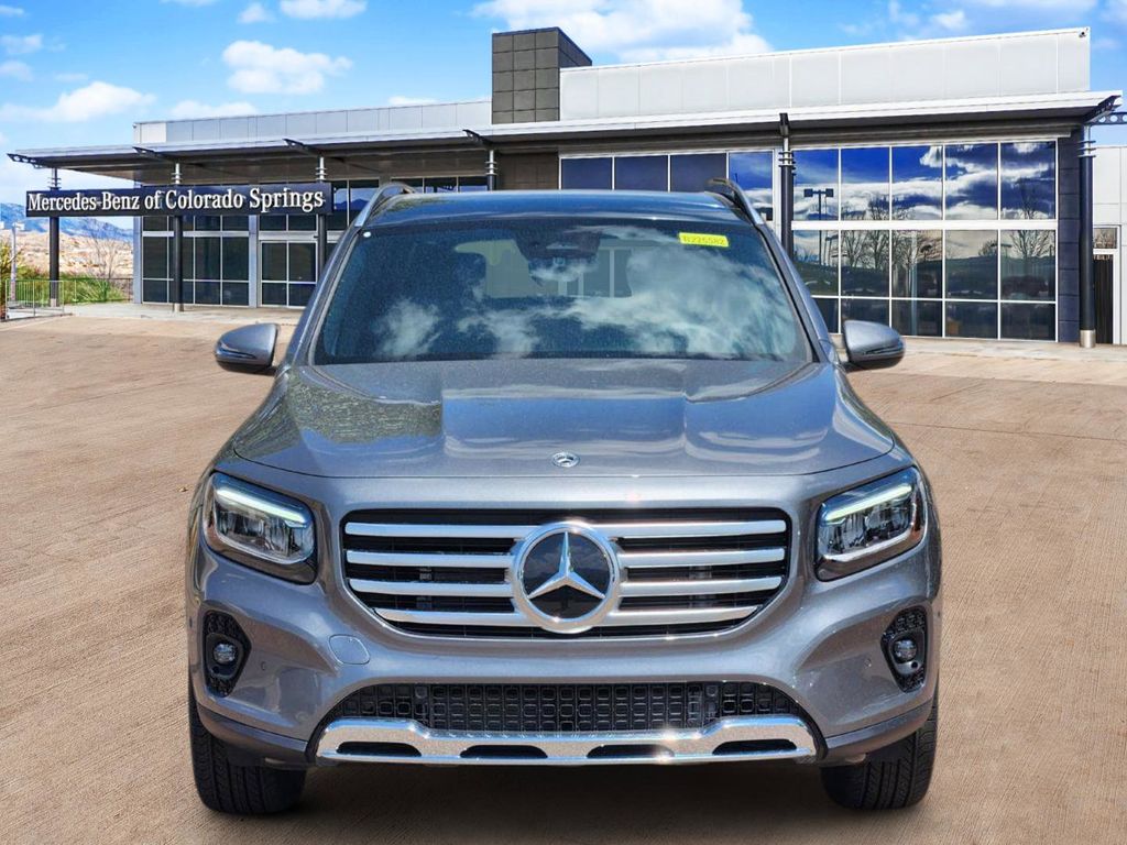 2025 Mercedes-Benz GLB 250 Image 3 of 31