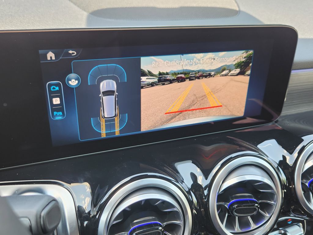 2025 Mercedes-Benz GLB 250 Image 19 of 31