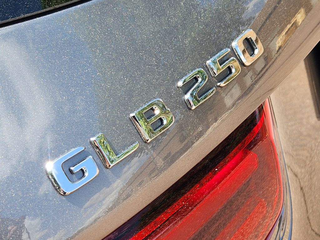 2025 Mercedes-Benz GLB 250 Image 24 of 31