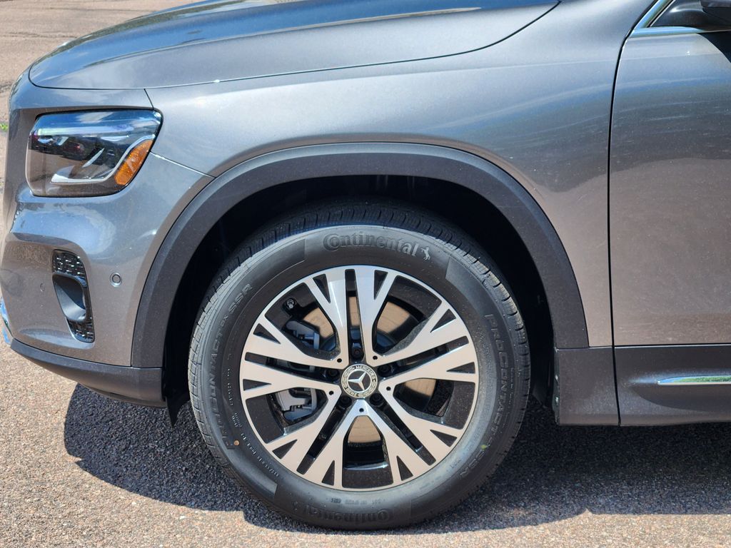 2025 Mercedes-Benz GLB 250 Image 10 of 31