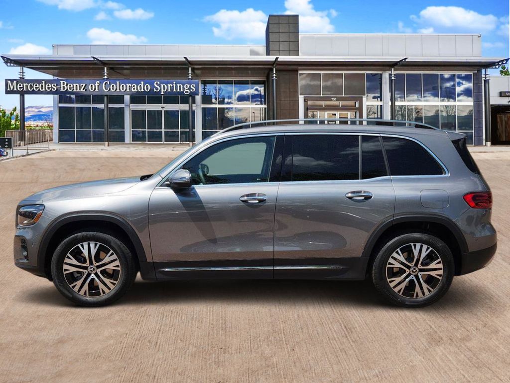 2025 Mercedes-Benz GLB 250 Image 7 of 31