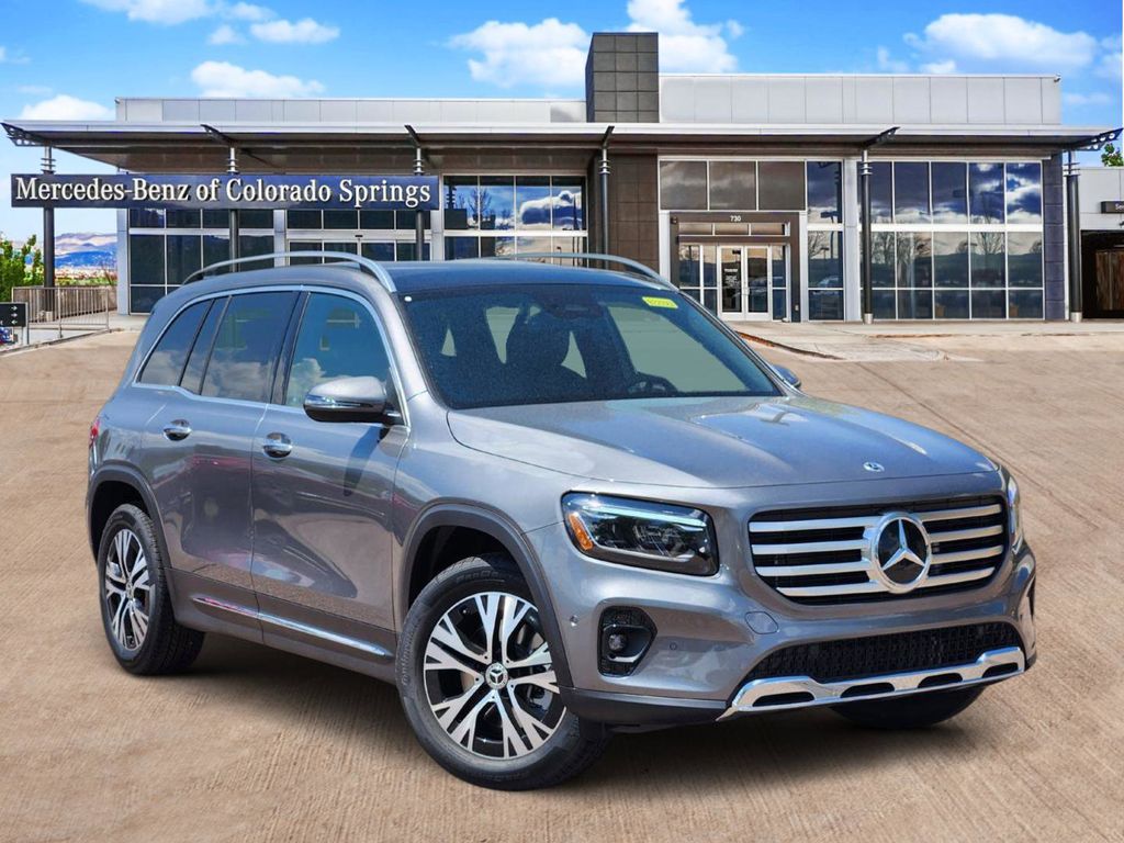 2025 Mercedes-Benz GLB 250 Image 1 of 31