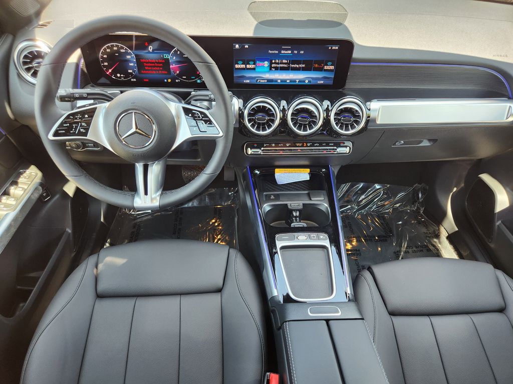 2025 Mercedes-Benz GLB 250 Image 16 of 31