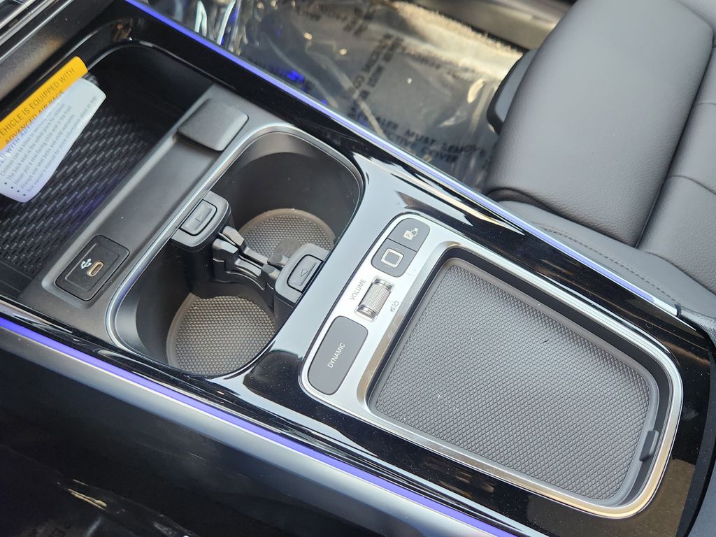 2025 Mercedes-Benz GLB 250 Image 20 of 31