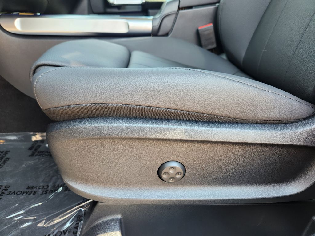 2025 Mercedes-Benz GLB 250 Image 31 of 31