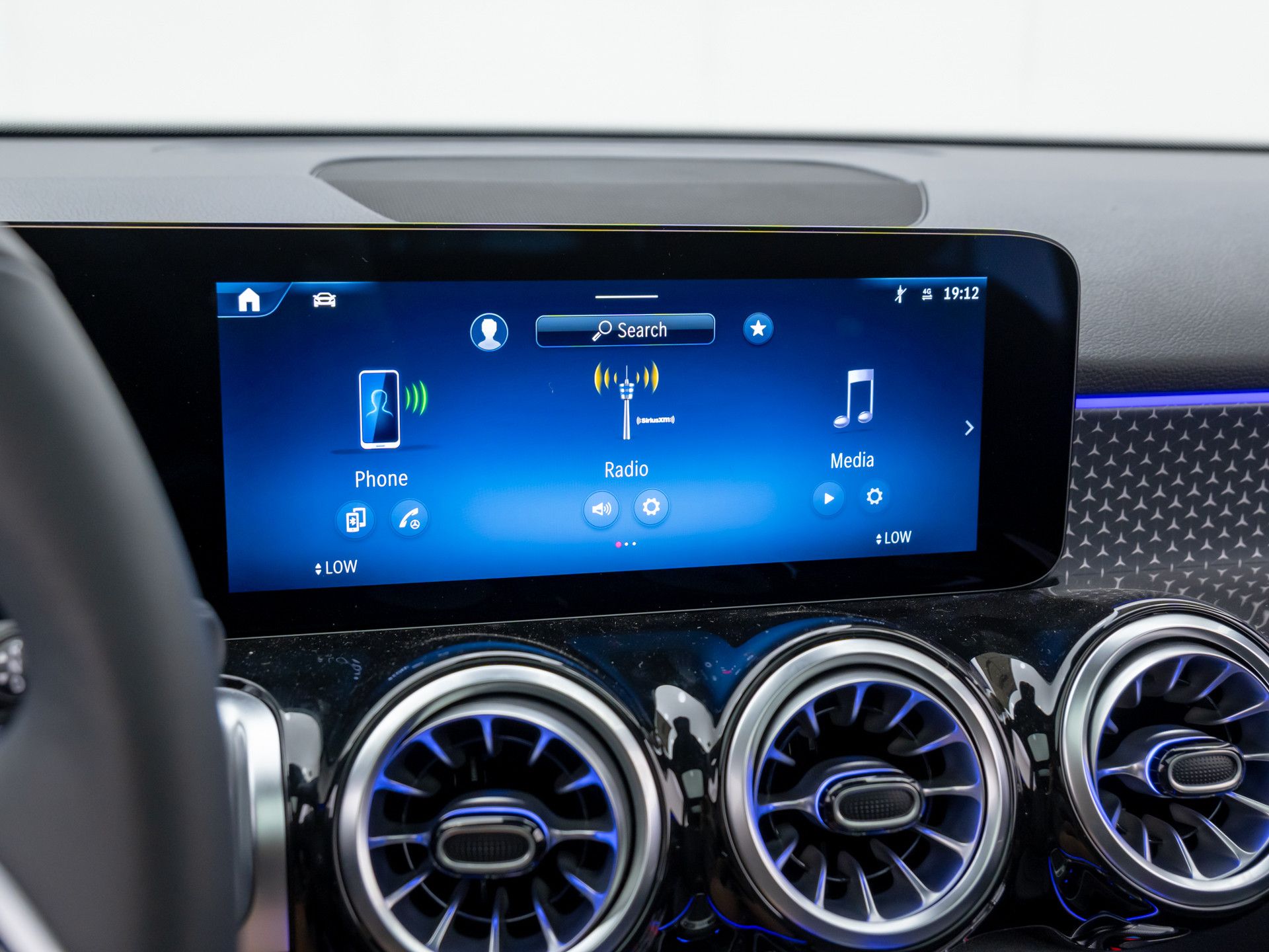 2025 Mercedes-Benz GLB 250 Image 21 of 38