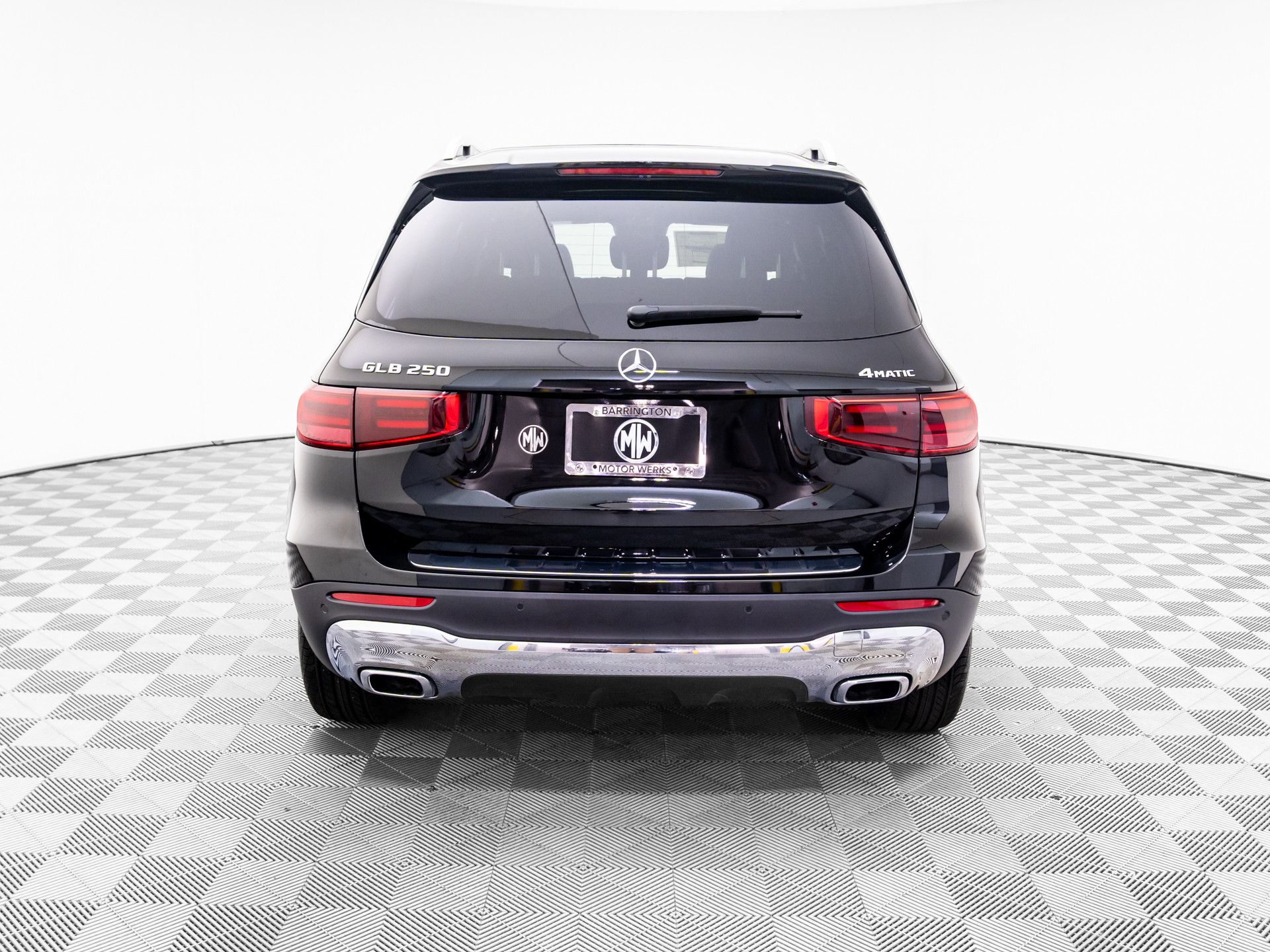 2025 Mercedes-Benz GLB 250 Image 8 of 38