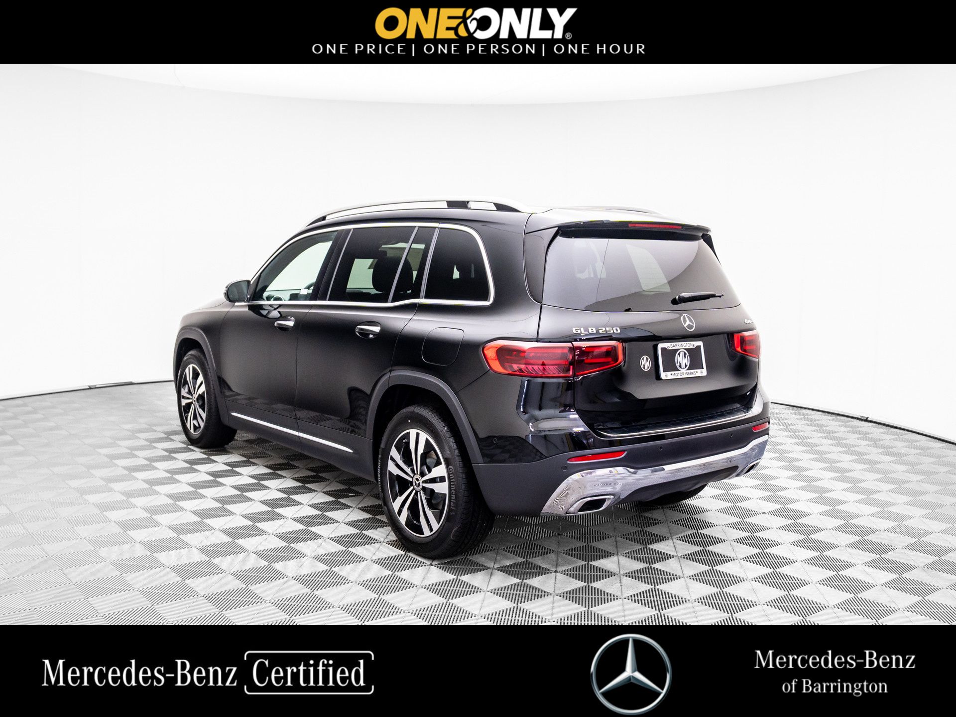 2025 Mercedes-Benz GLB 250 Image 9 of 38