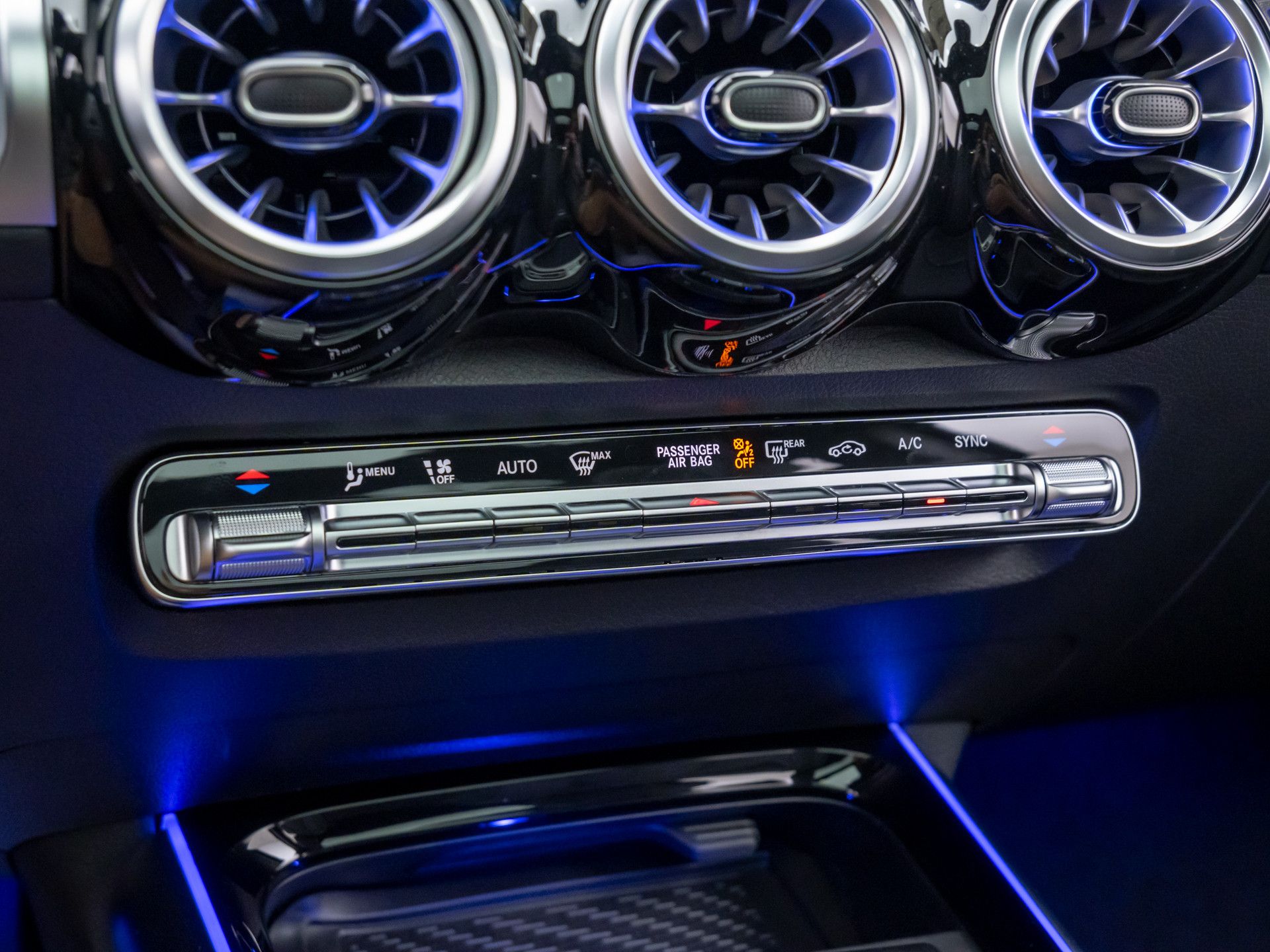 2025 Mercedes-Benz GLB 250 Image 32 of 38