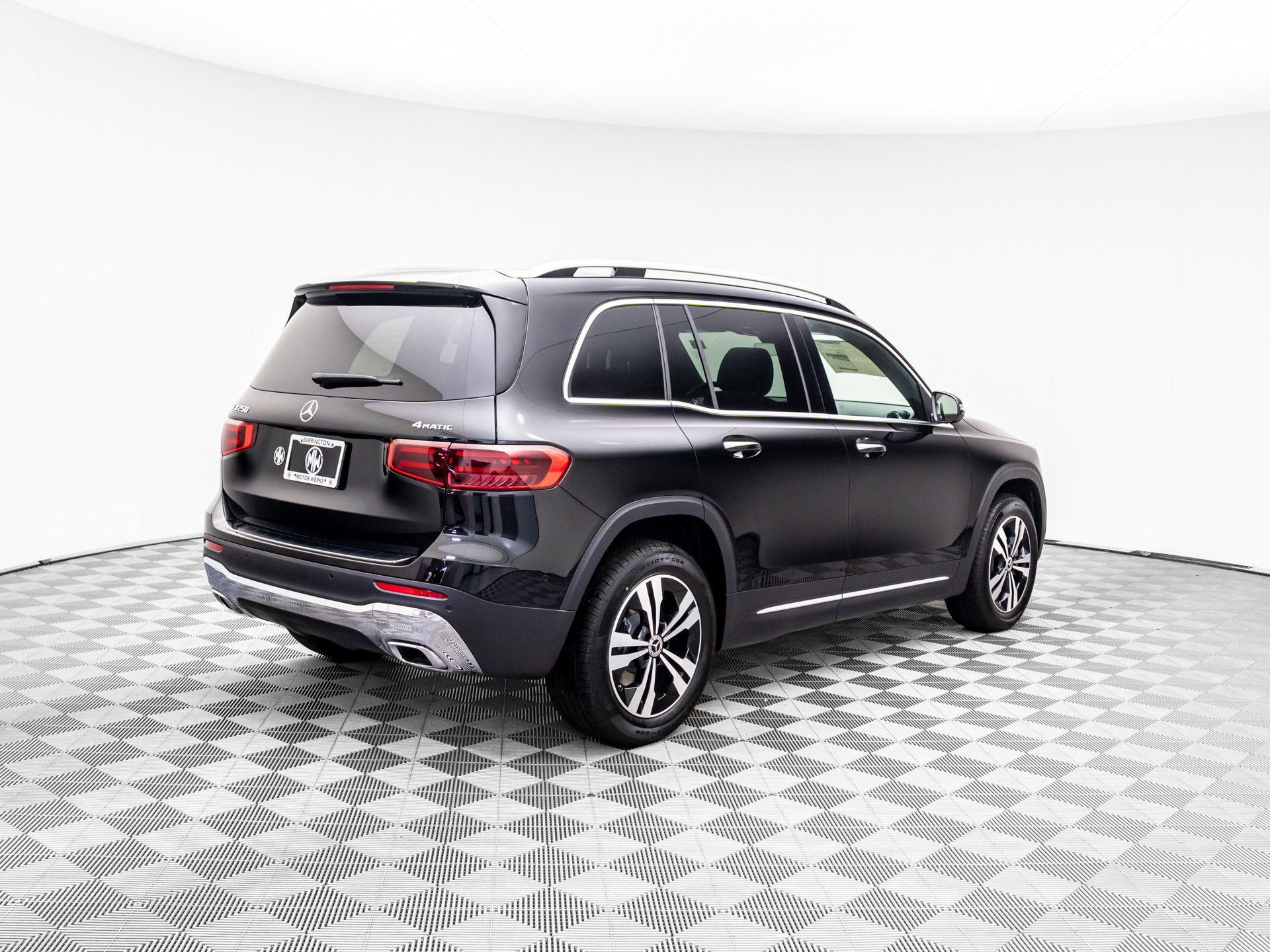 2025 Mercedes-Benz GLB 250 Image 6 of 38