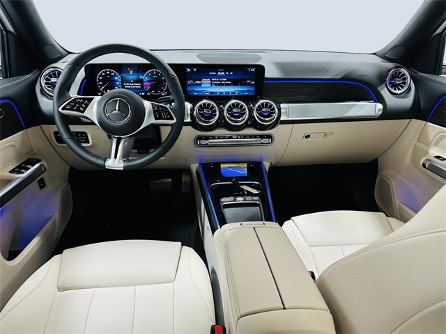 Vehicle image 7 of 8