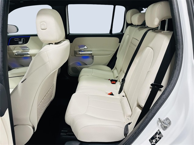 Vehicle image 6 of 8