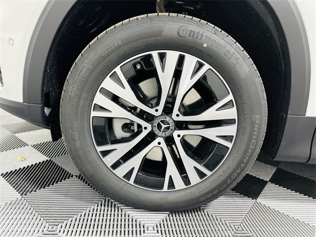 Vehicle image 5 of 8