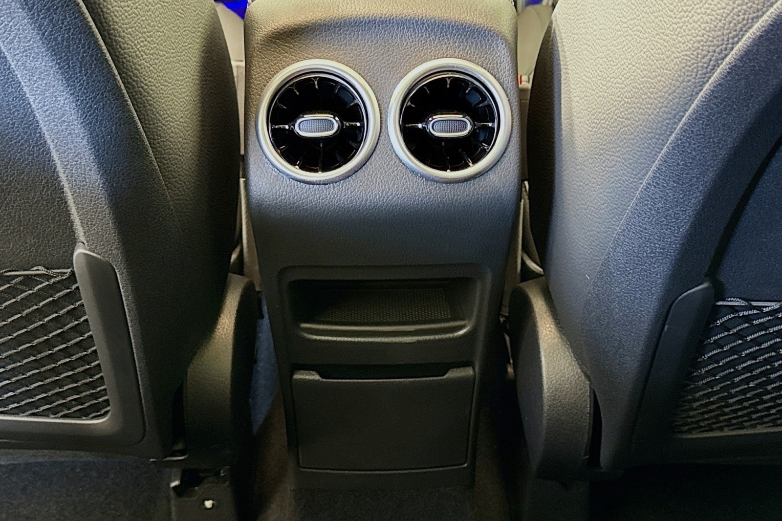 Vehicle image 23 of 30