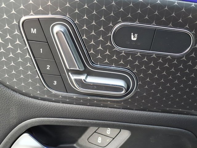 2025 Mercedes-Benz GLB 250 Image 14 of 26