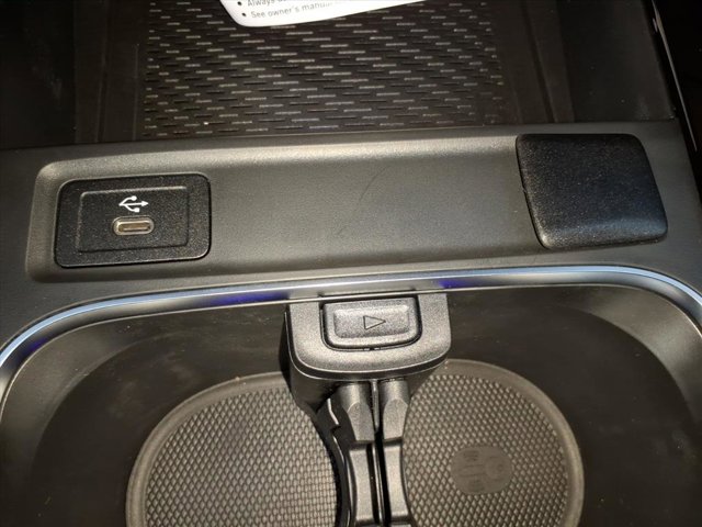 2025 Mercedes-Benz GLB 250 Image 21 of 26