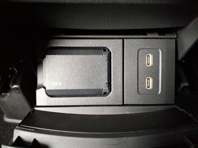 2025 Mercedes-Benz GLB 250 Image 15 of 26