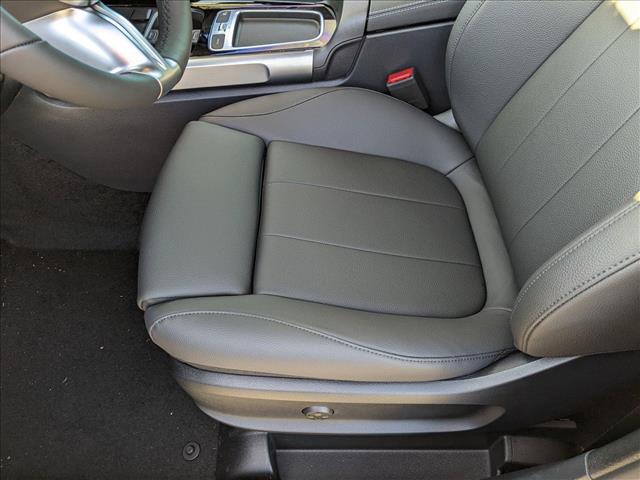 Vehicle image 4 of 17