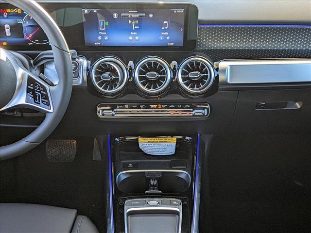 Vehicle image 11 of 17