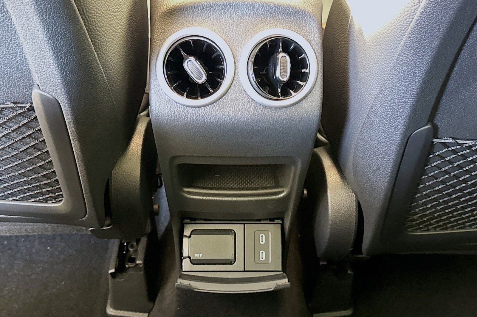 Vehicle image 23 of 29