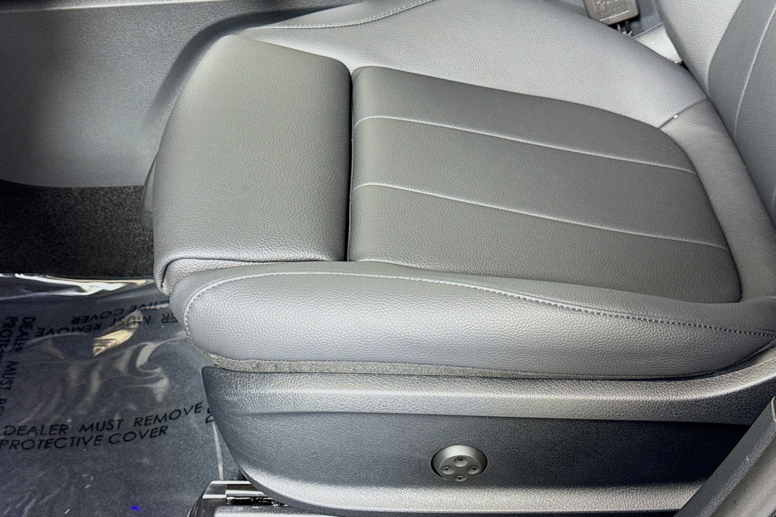 Vehicle image 17 of 29