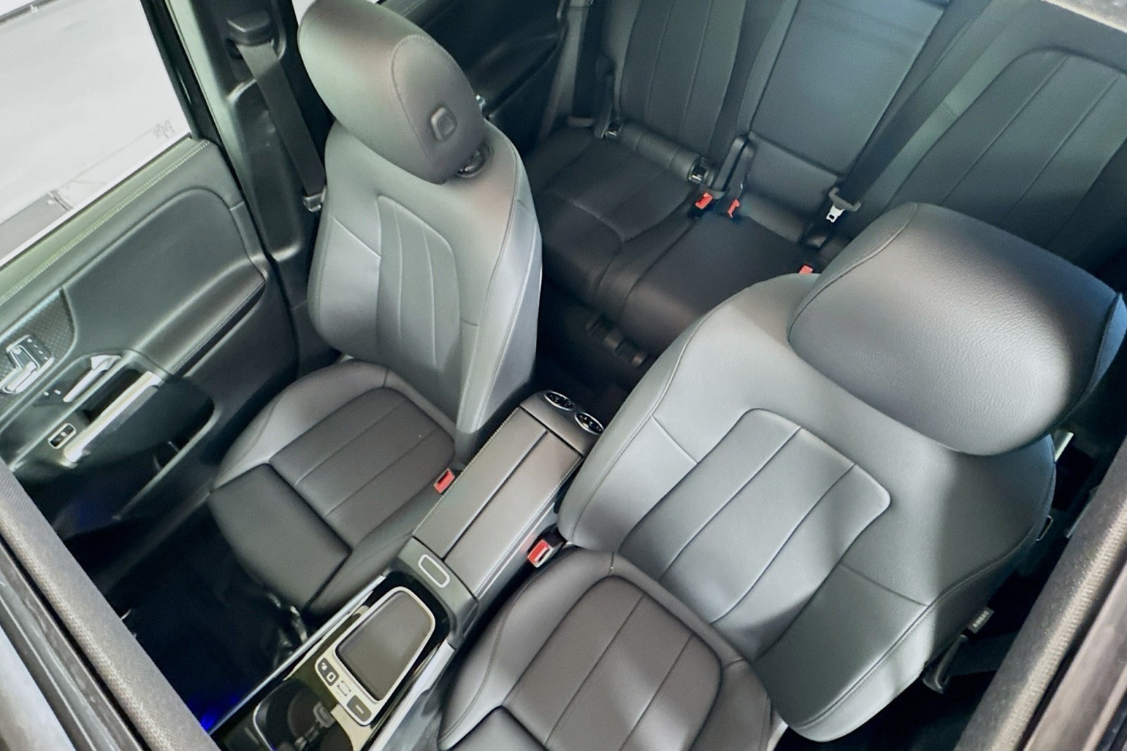 Vehicle image 19 of 29
