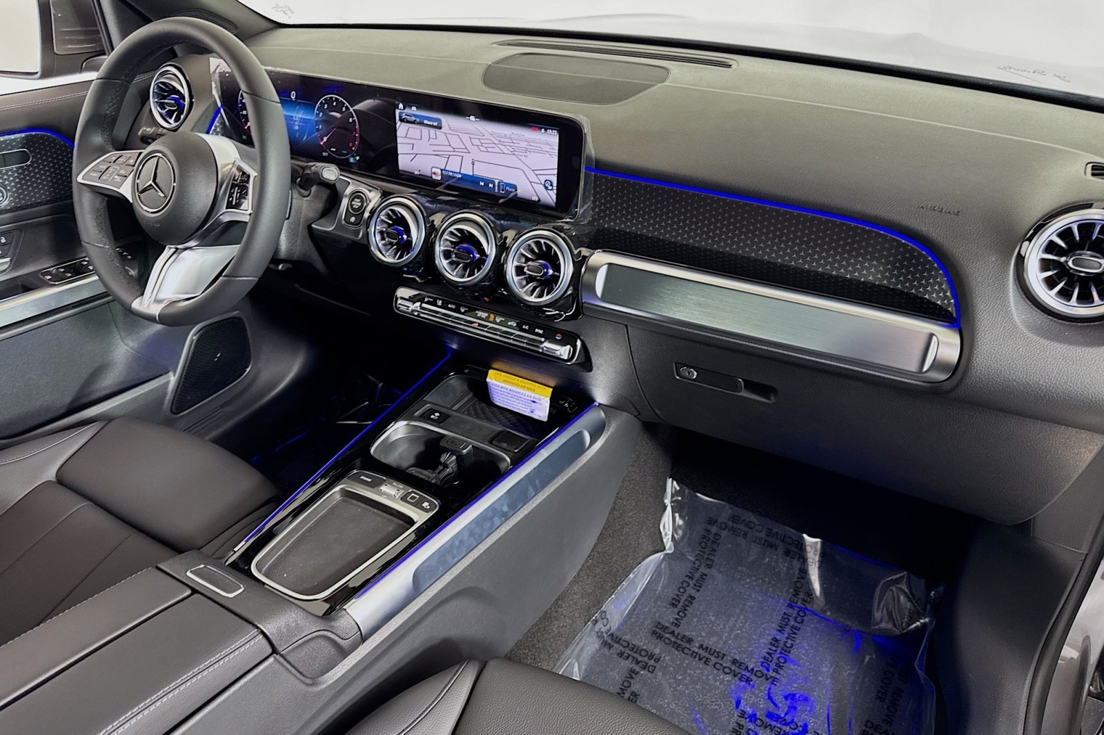Vehicle image 26 of 28