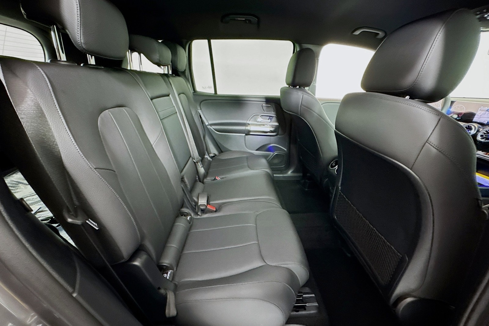 Vehicle image 24 of 28