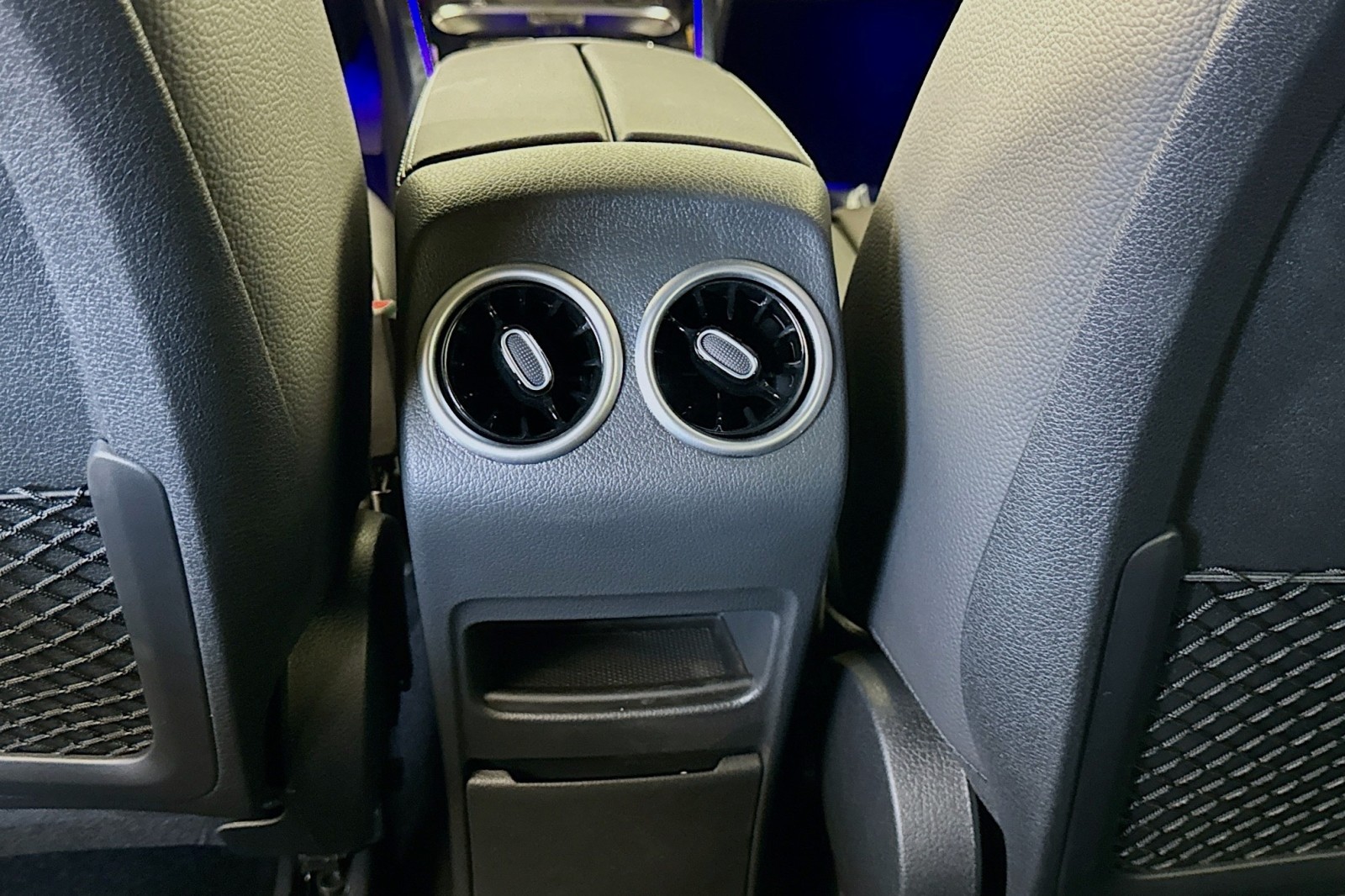 Vehicle image 22 of 28