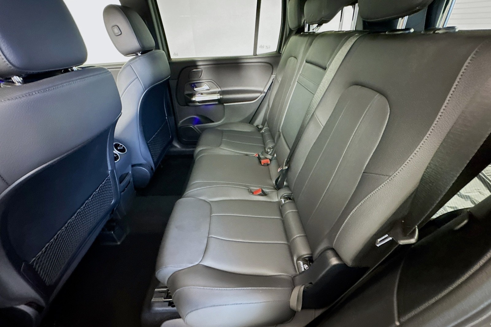 Vehicle image 21 of 28