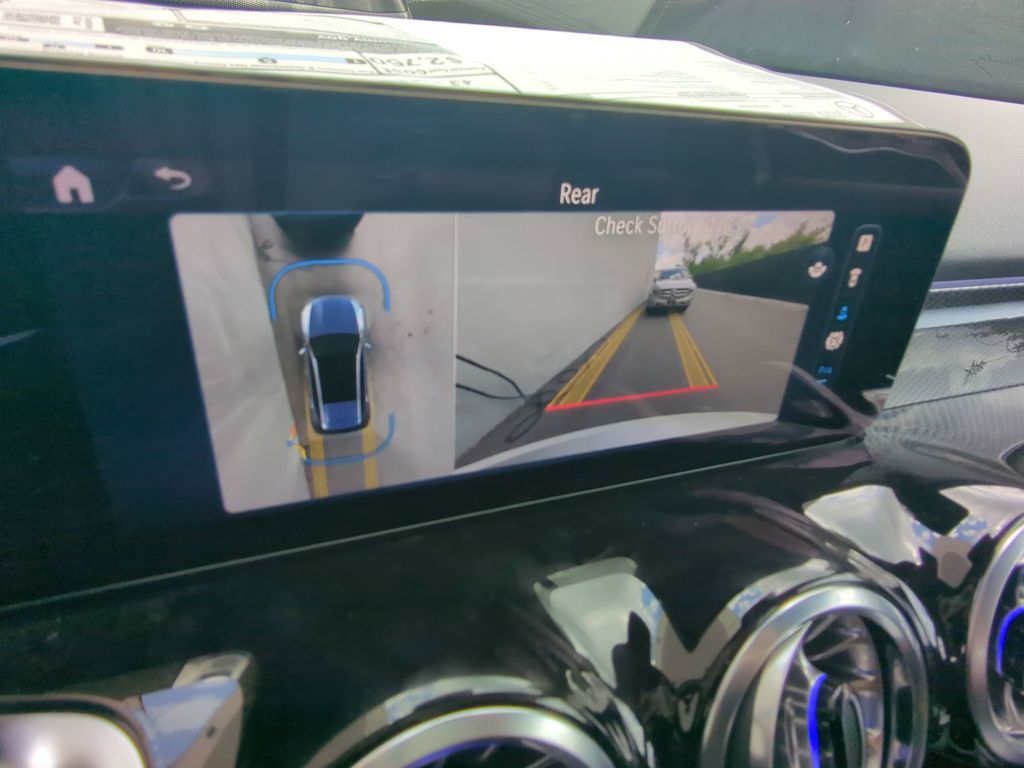 2025 Mercedes-Benz GLB AMG 35 Image 16 of 25