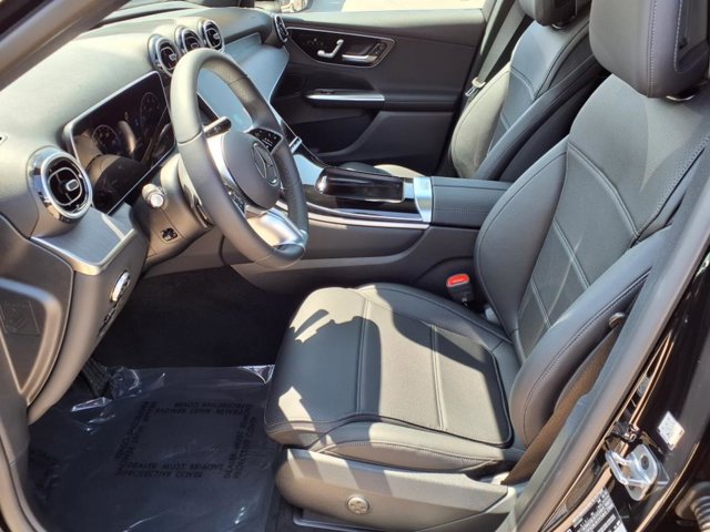 Vehicle image 16 of 25