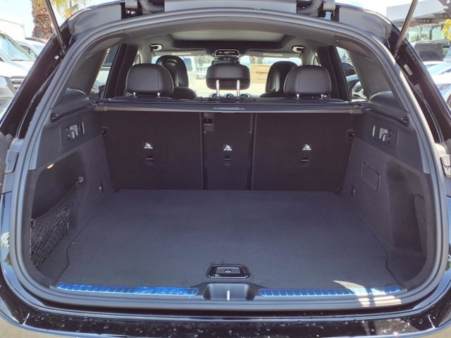 Vehicle image 23 of 25