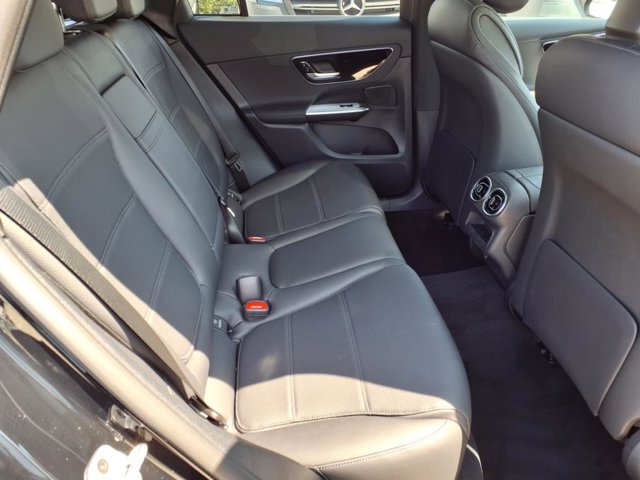 Vehicle image 22 of 25