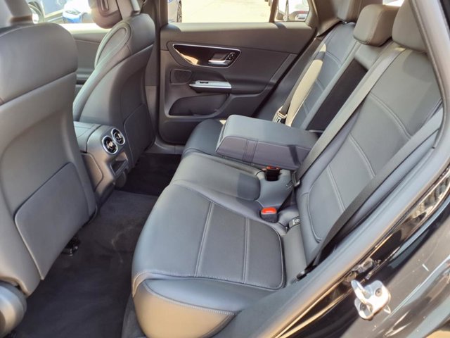 Vehicle image 20 of 25
