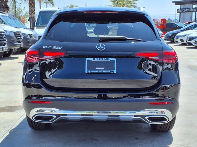 Vehicle image 4 of 25