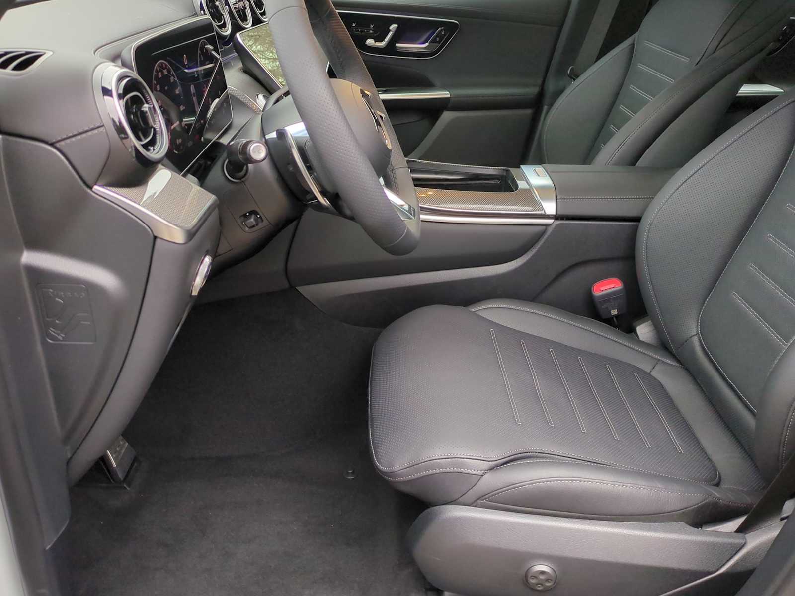 Vehicle image 14 of 36