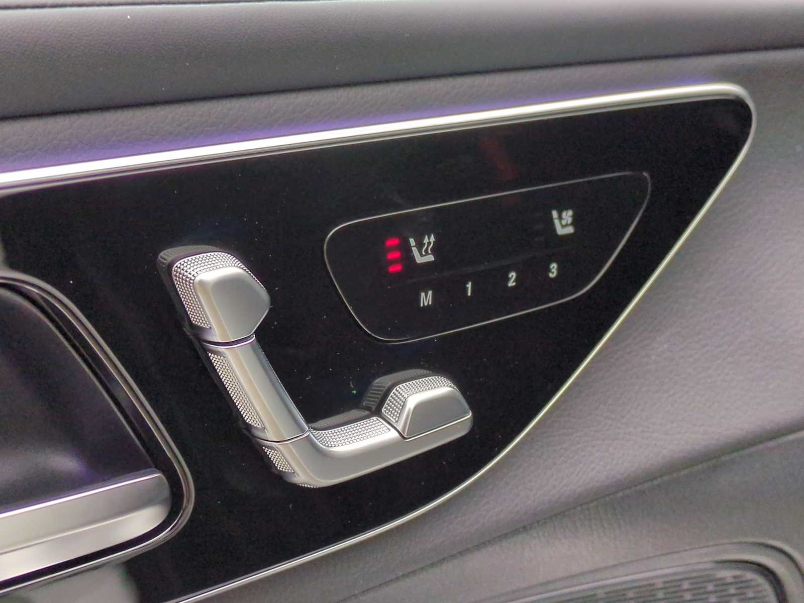 Vehicle image 23 of 36