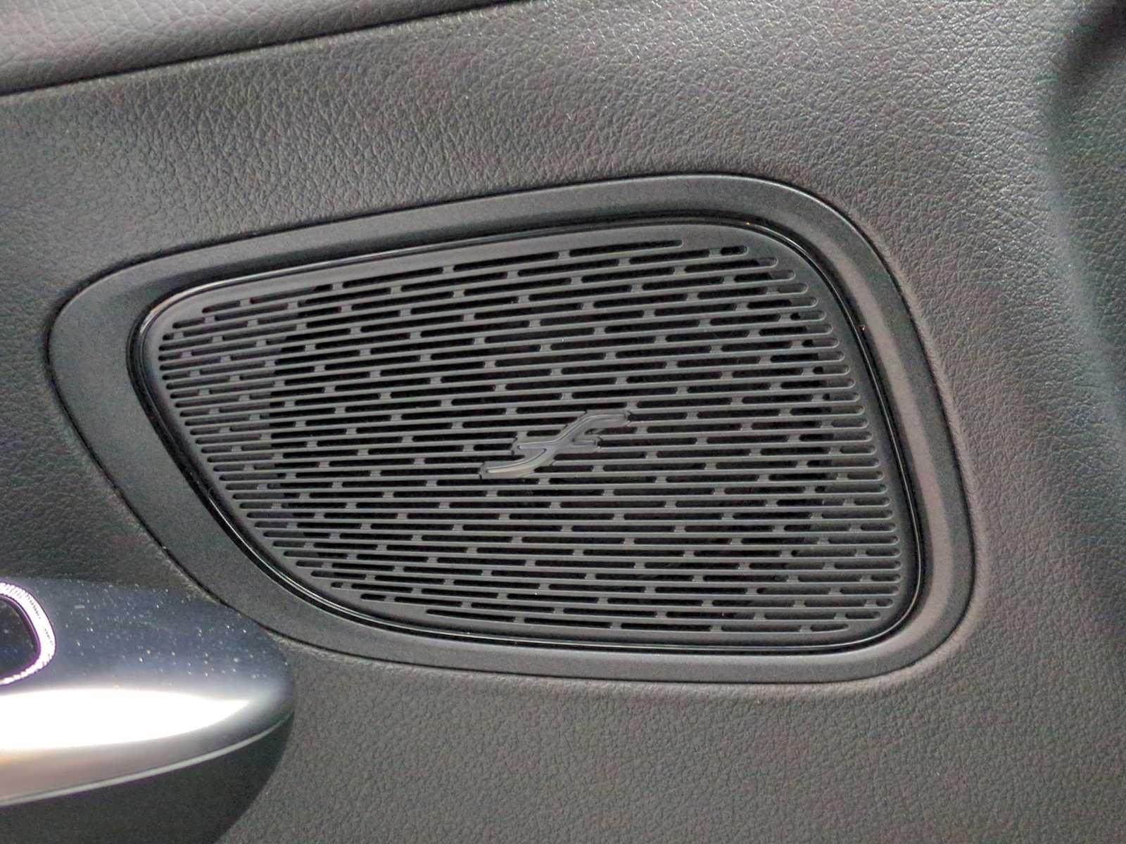 Vehicle image 24 of 36