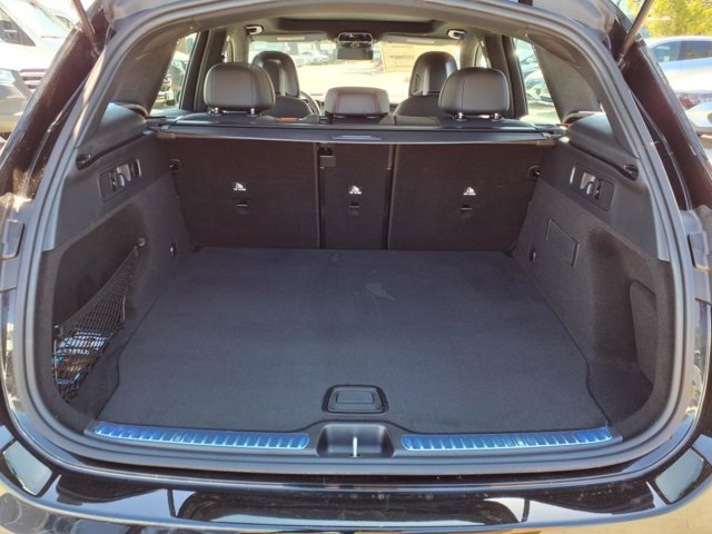 Vehicle image 23 of 25