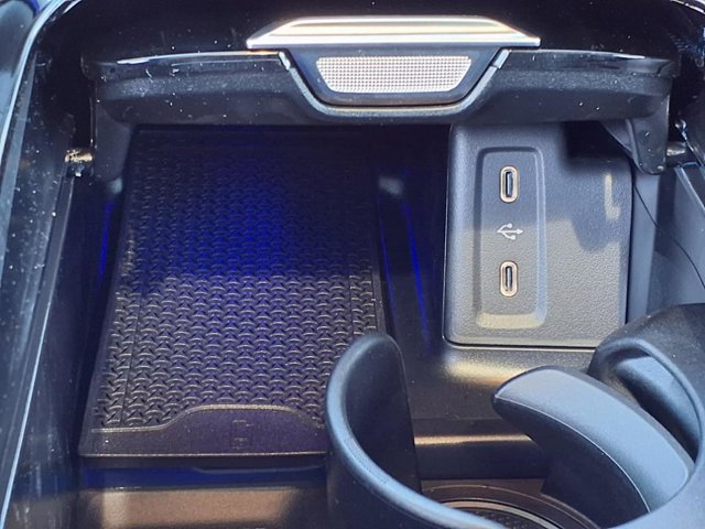 Vehicle image 10 of 25
