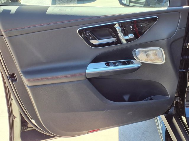 Vehicle image 13 of 25