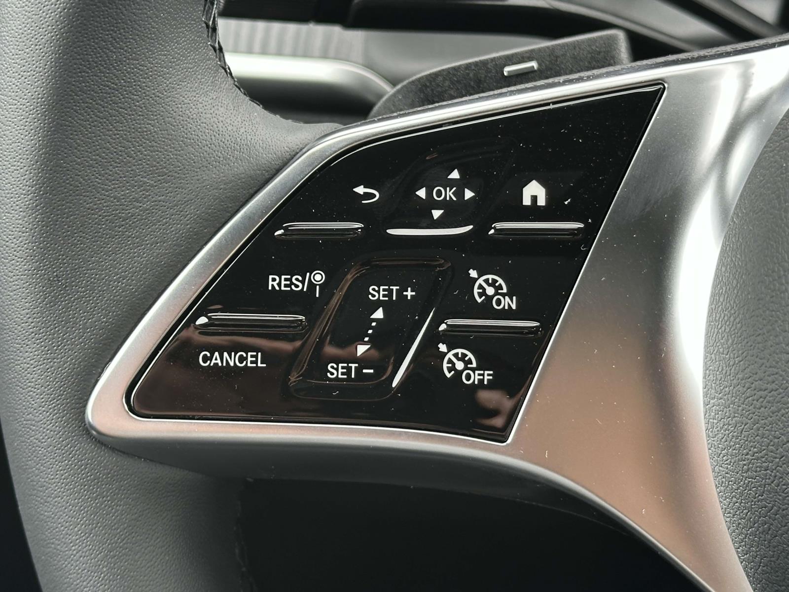 Vehicle image 14 of 22