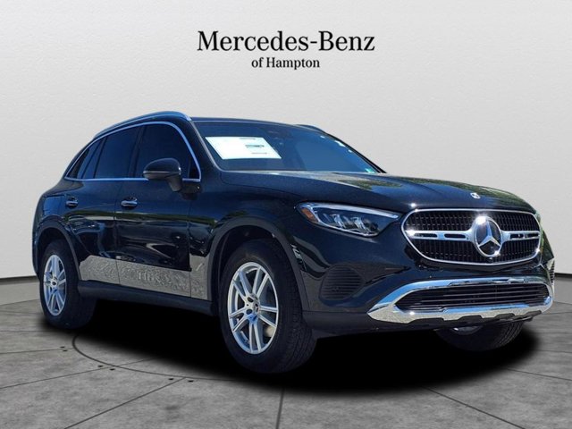 2025 Mercedes-Benz GLC 300 Image 2 of 22