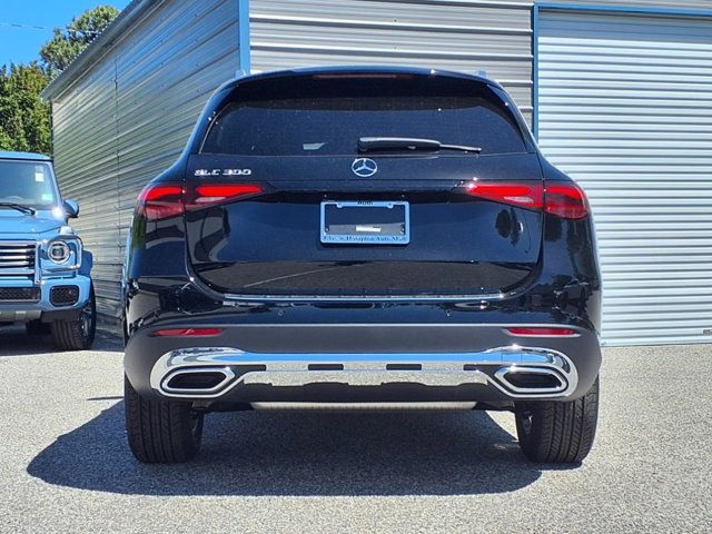 2025 Mercedes-Benz GLC 300 Image 4 of 22