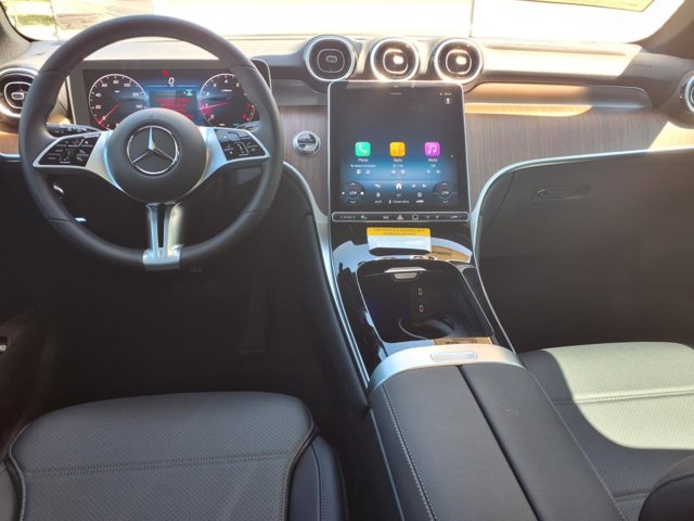 2025 Mercedes-Benz GLC 300 Image 10 of 22