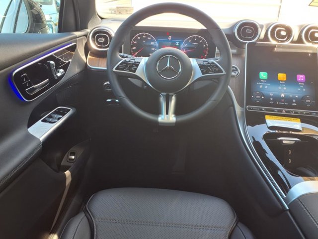 2025 Mercedes-Benz GLC 300 Image 11 of 22