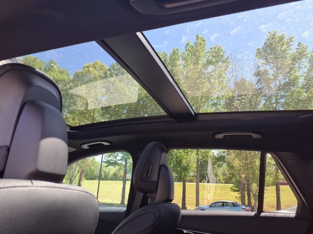 2025 Mercedes-Benz GLC 300 Image 19 of 22